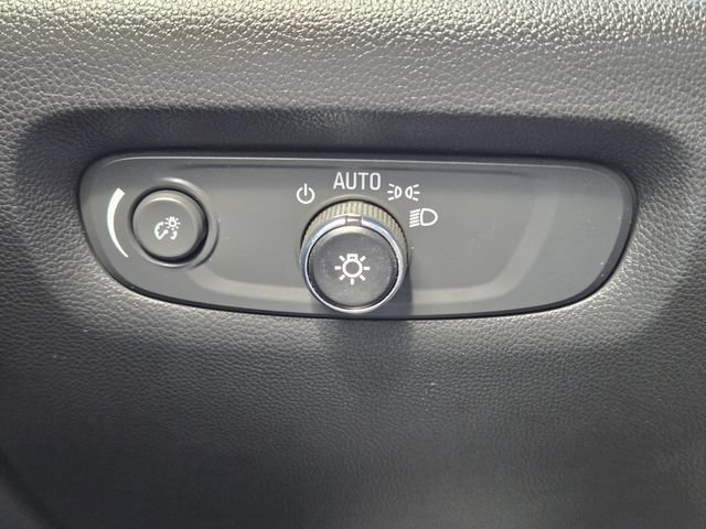 Used 2023 Chevrolet Traverse LS w/ Safety Package FWD image 21