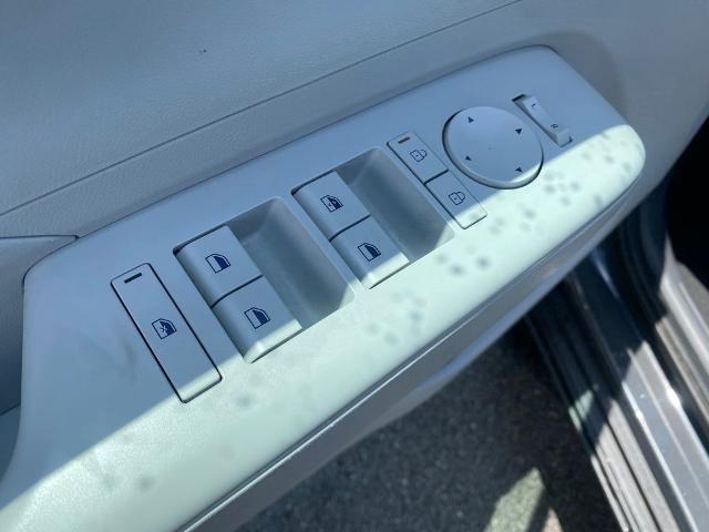 Used 2025 Hyundai Kona SEL FWD image 13