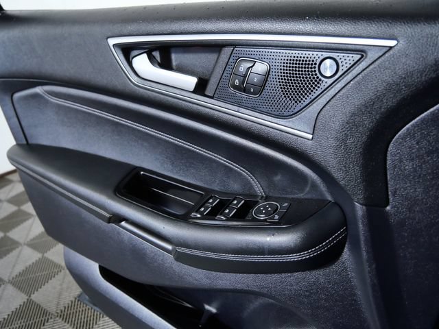 Certified 2019 Ford Edge Titanium w/ Cold Weather Package AWD/4WD image 27