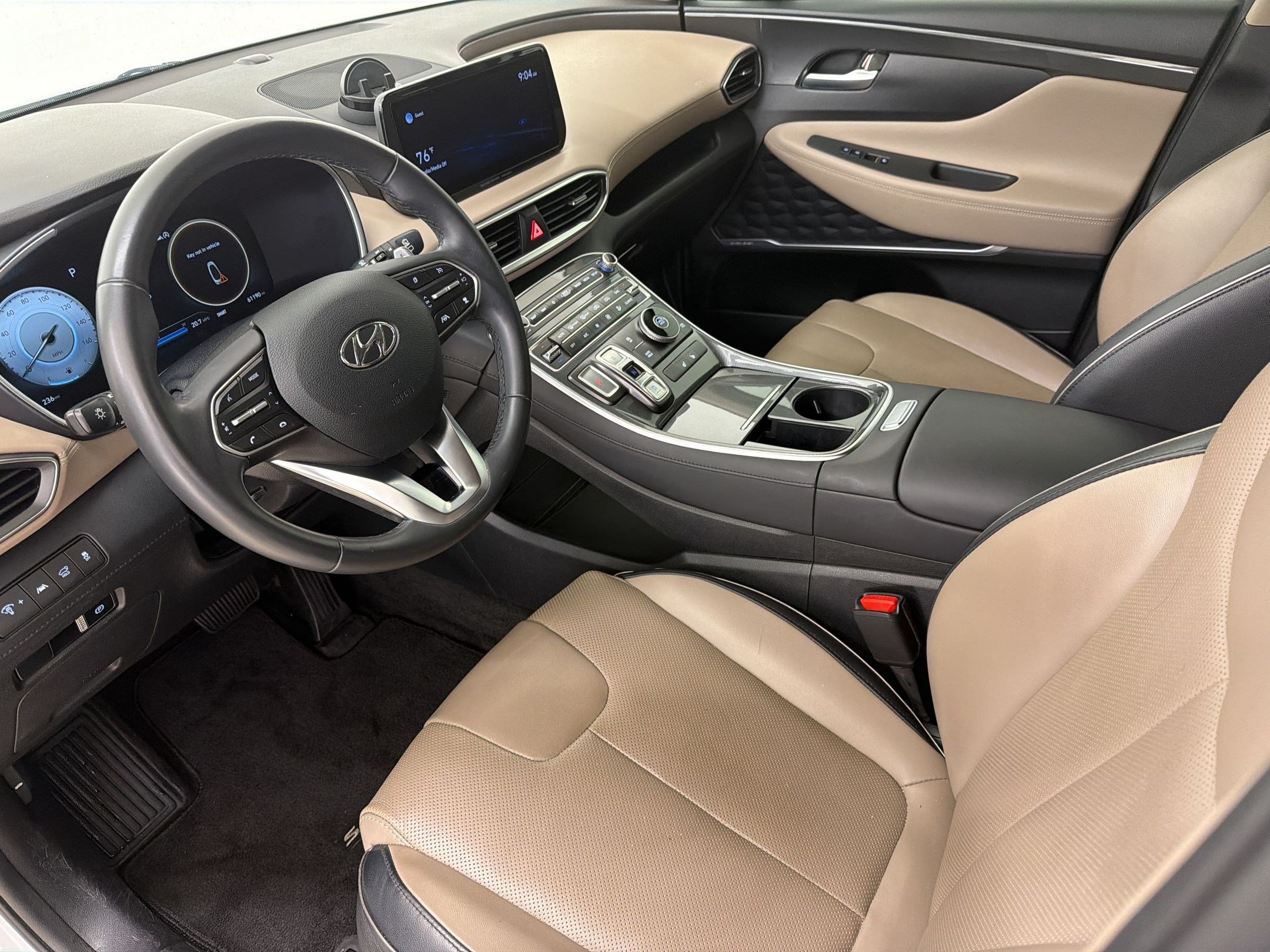 Used 2021 Hyundai Santa Fe SEL w/ Convenience + Premium Package FWD image 4