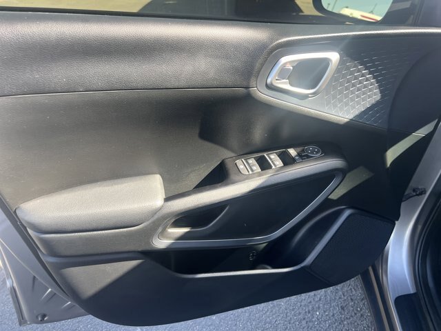 Used 2025 Kia Soul EX FWD image 11