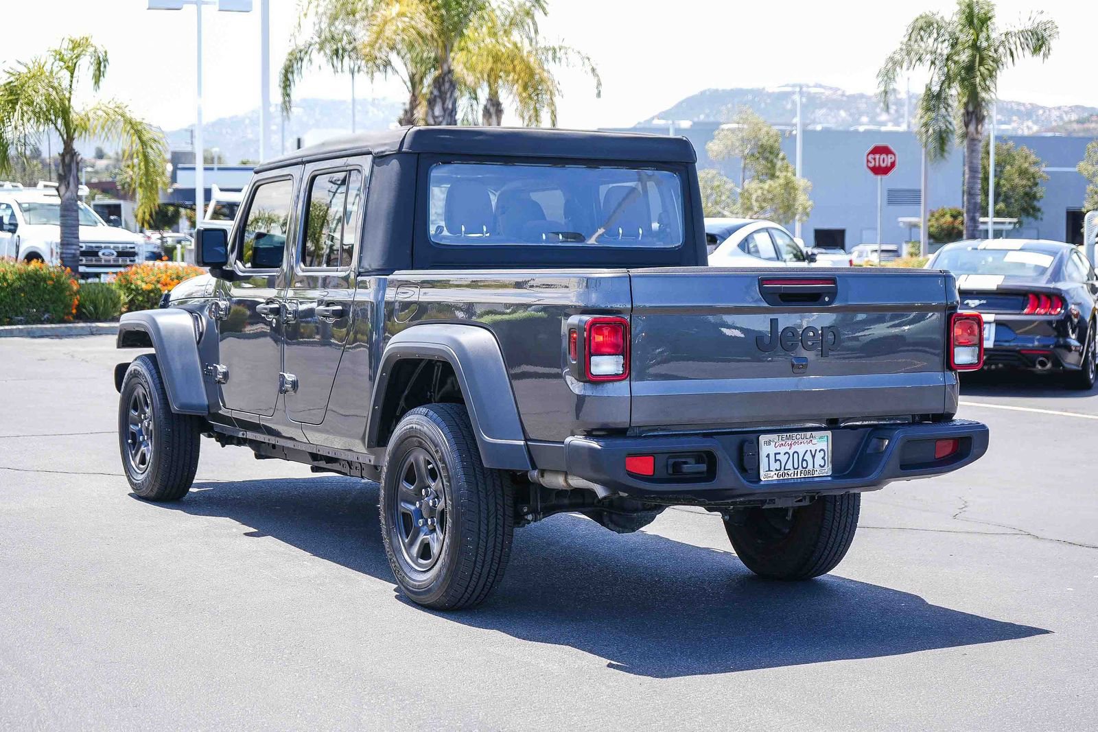 Used 2023 Jeep Gladiator Sport AWD/4WD image 8