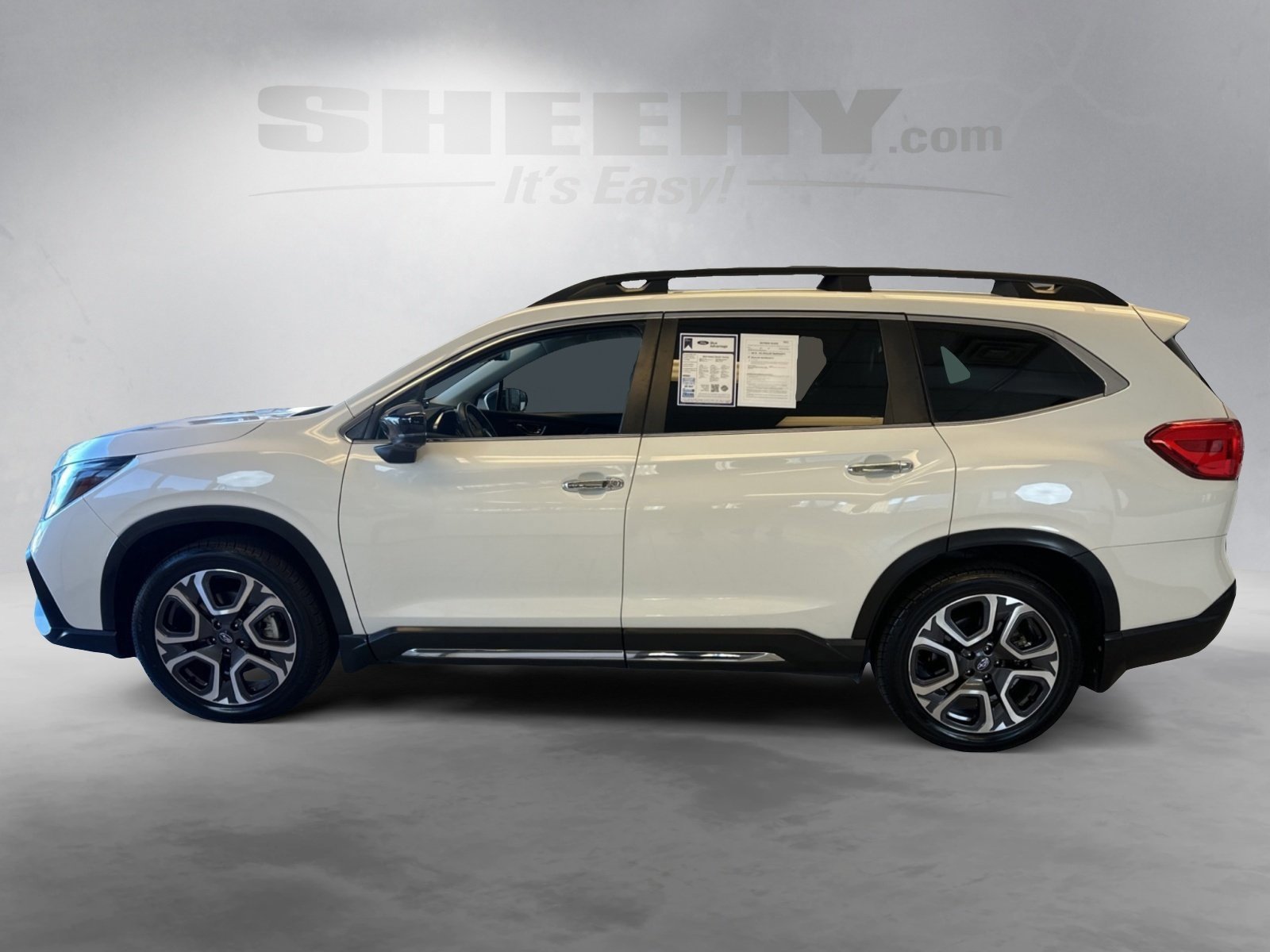 Used 2024 Subaru Ascent Touring image 2