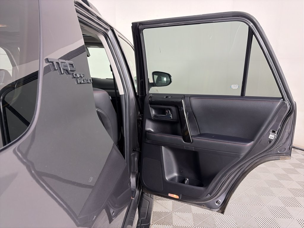 Used 2020 Toyota 4Runner TRD Off-Road Premium w/ Moonroof Package AWD/4WD image 28