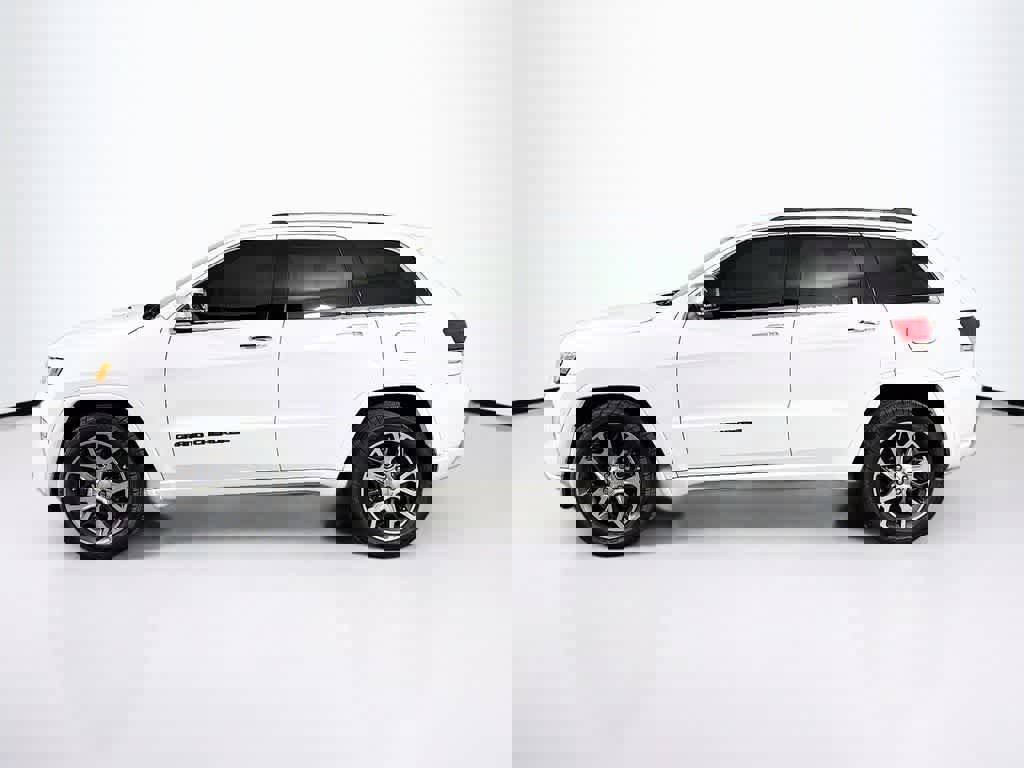 Used 2019 Jeep Grand Cherokee Overland image 3