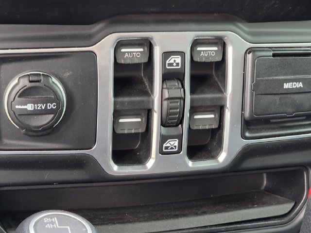 Used 2018 Jeep Wrangler Unlimited Sport S AWD/4WD image 17