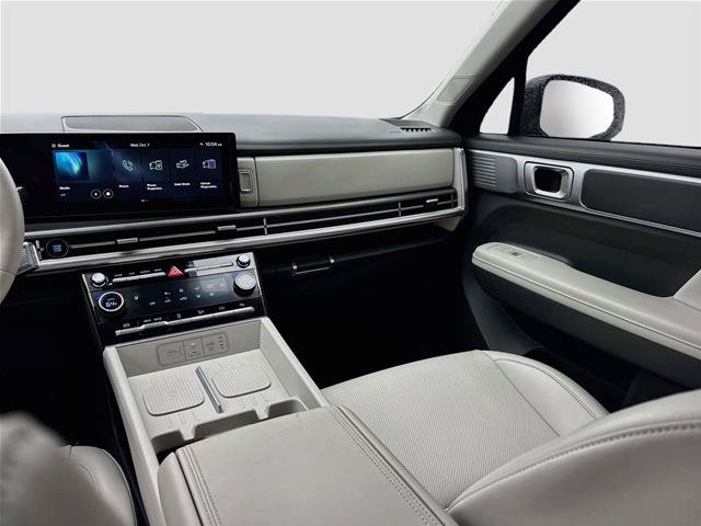 Used 2025 Hyundai Santa Fe SEL FWD image 23