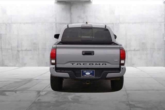 Used 2018 Toyota Tacoma TRD Sport AWD/4WD image 6