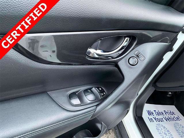 Used 2020 Nissan Rogue SV image 20