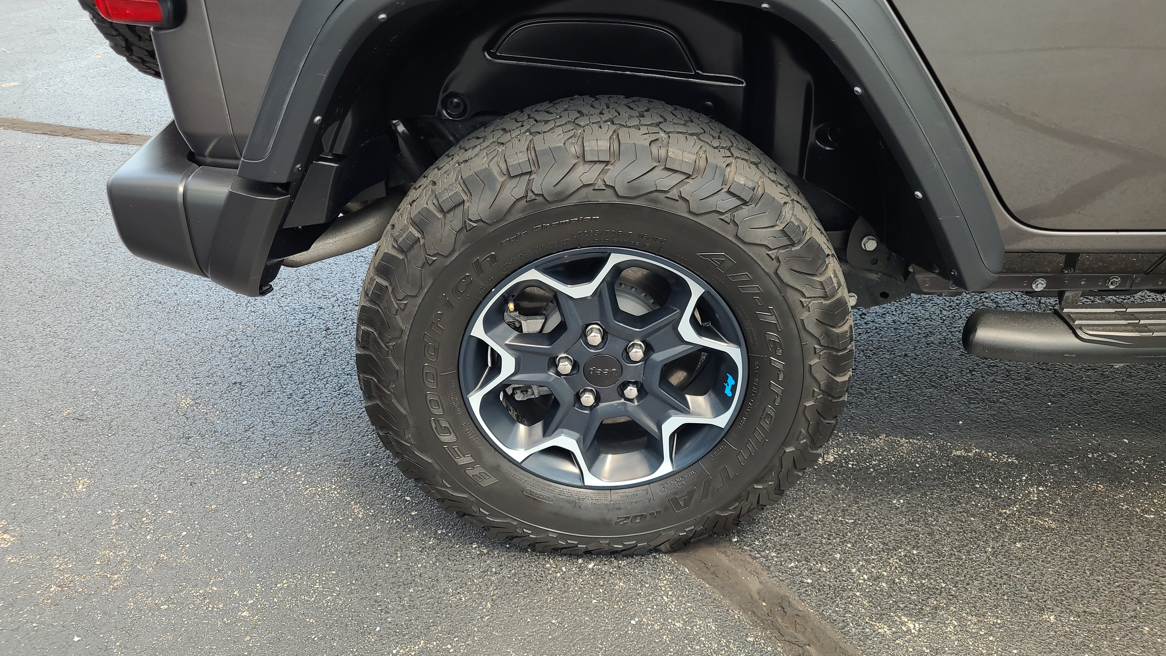 Used 2022 Jeep Wrangler Unlimited Rubicon 4xe AWD/4WD image 11