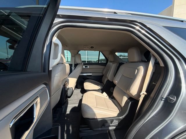 Certified 2021 Ford Explorer Limited w/ Equipment Group 301A RWD image 15