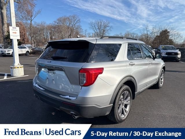 Certified 2022 Ford Explorer XLT w/ Equipment Group 202A image 5