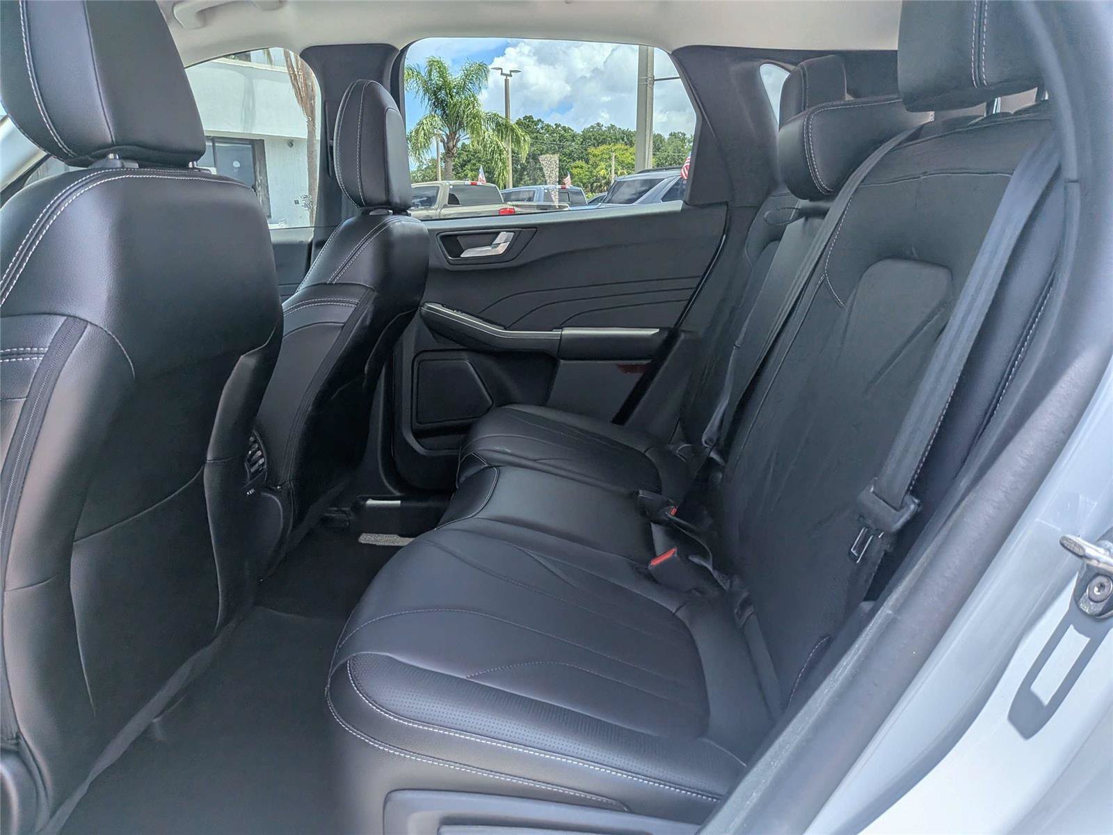 Certified 2025 Ford Escape SE w/ PHEV Premium Package FWD image 14