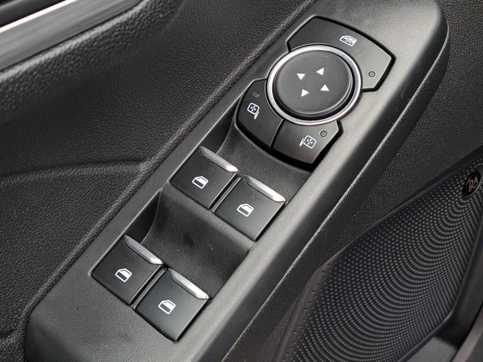 Certified 2023 Ford Escape Platinum w/ Premium Technology Package AWD/4WD image 18