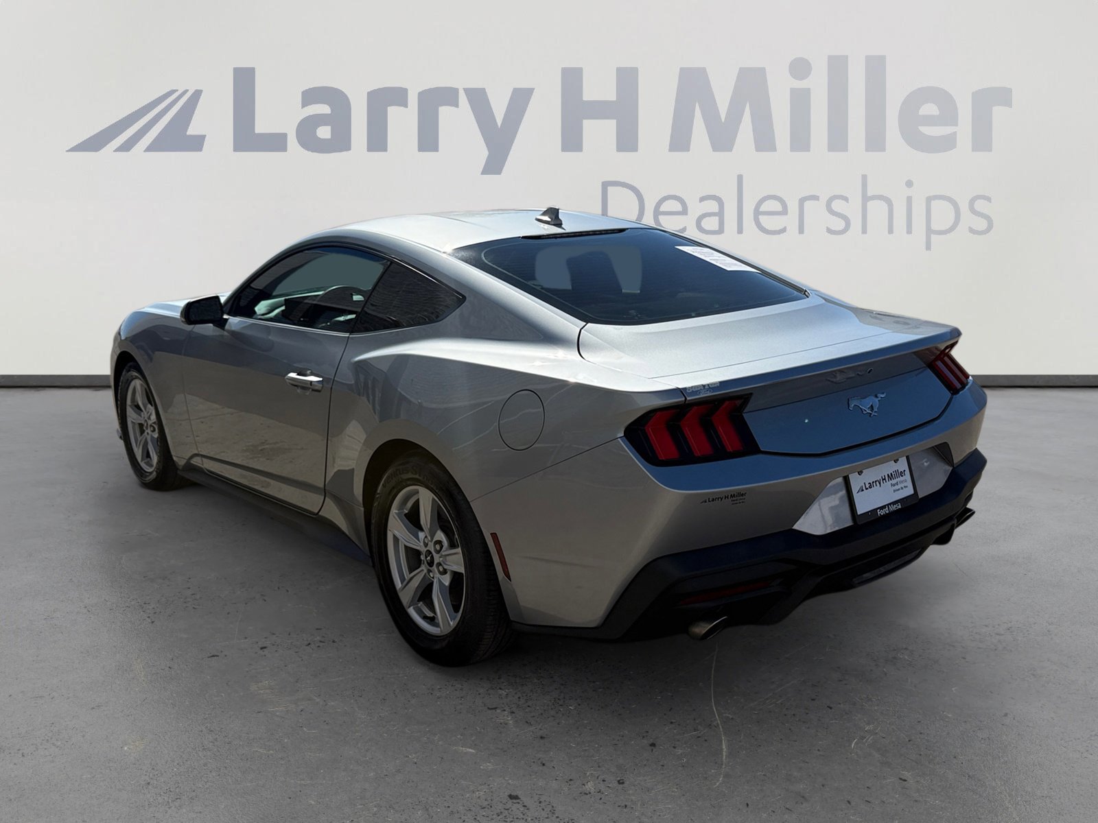 Certified 2024 Ford Mustang Coupe image 3