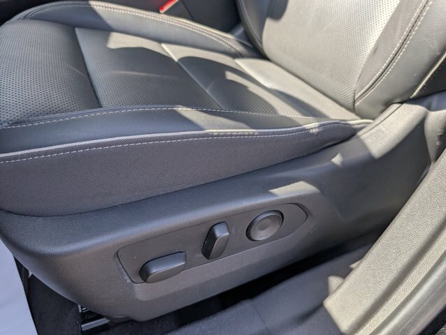 Used 2021 Buick Envision Essence w/ Sport Touring Package FWD image 10