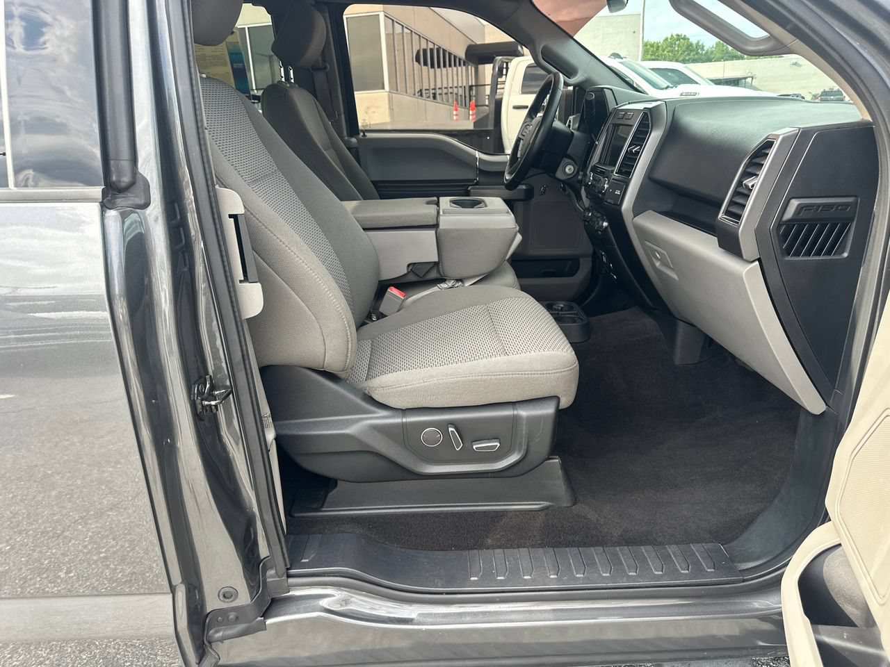 Certified 2018 Ford F150 XLT w/ Equipment Group 302A Luxury AWD/4WD image 15