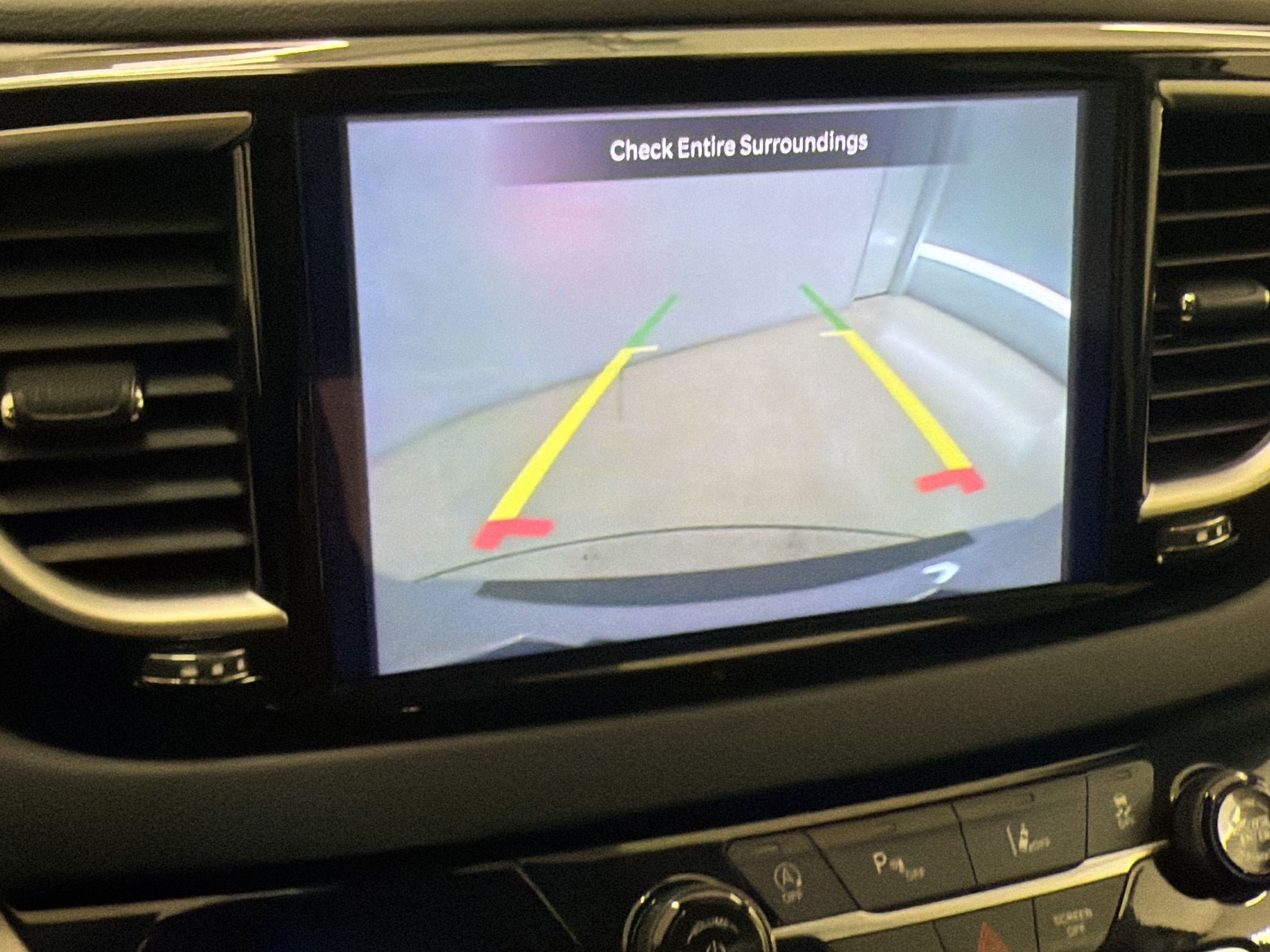 Used 2023 Chrysler Pacifica Touring-L FWD image 18