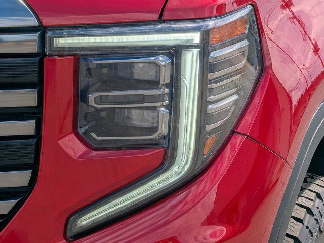 Used 2023 GMC Sierra 1500 AT4 w/ AT4 Preferred Package AWD/4WD image 10