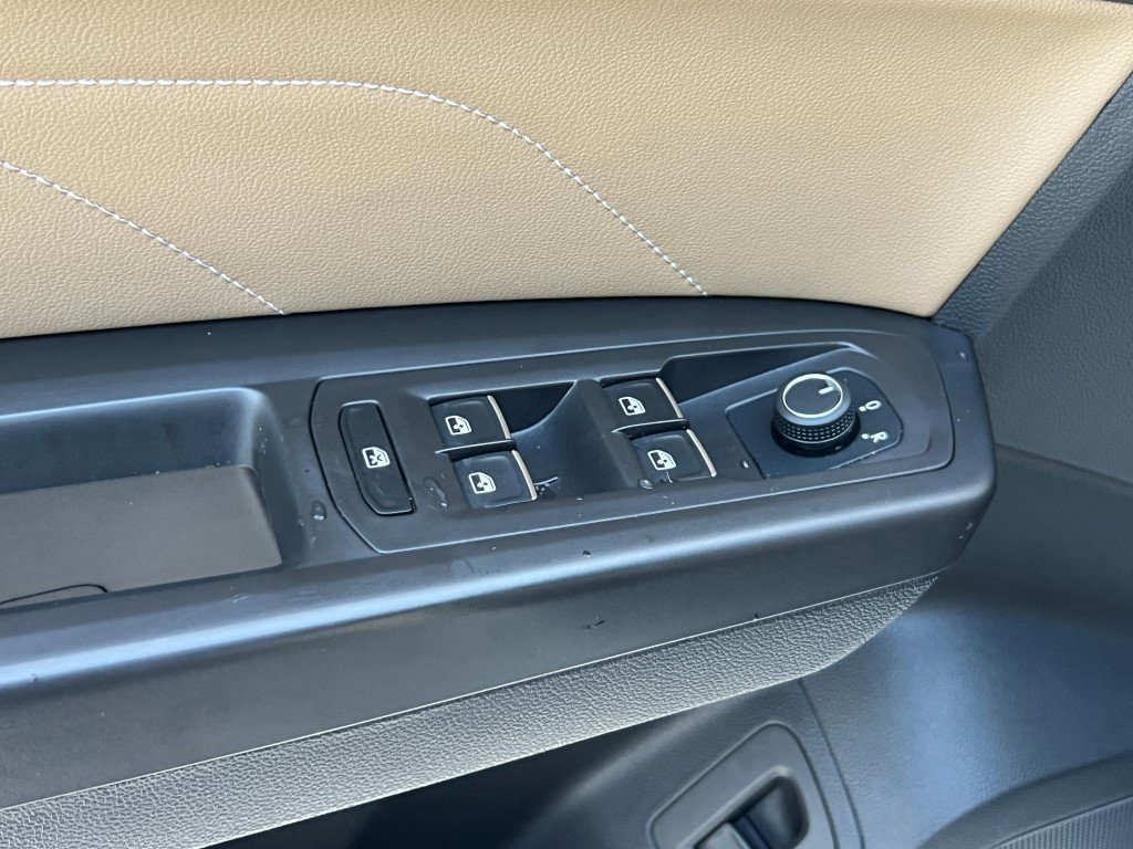 Used 2023 Volkswagen Atlas Cross Sport SEL image 19