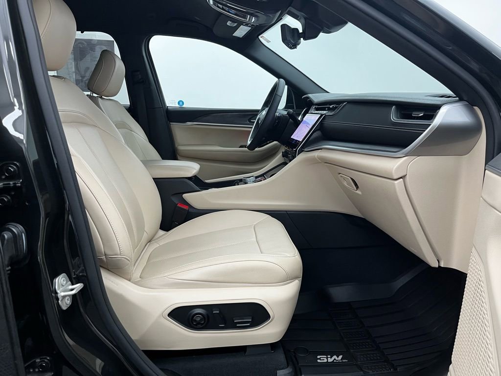 Used 2024 Jeep Grand Cherokee L Limited w/ Luxury Tech Group II image 29