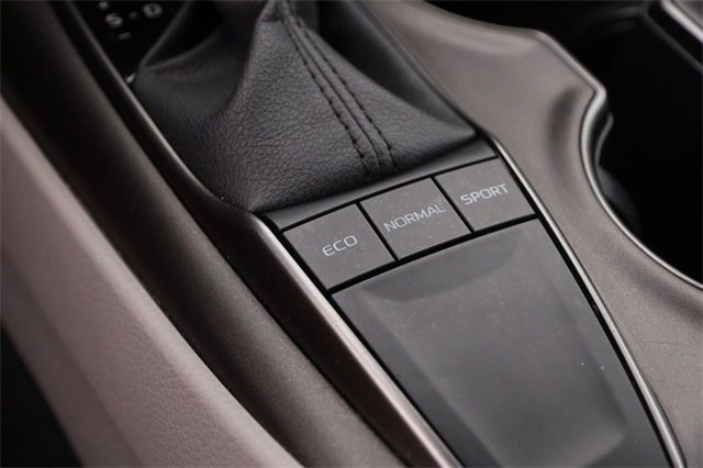 Used 2022 Toyota Camry SE image 19