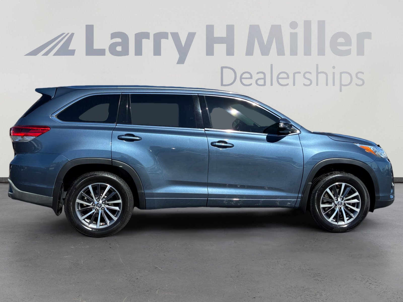 Used 2018 Toyota Highlander XLE image 6
