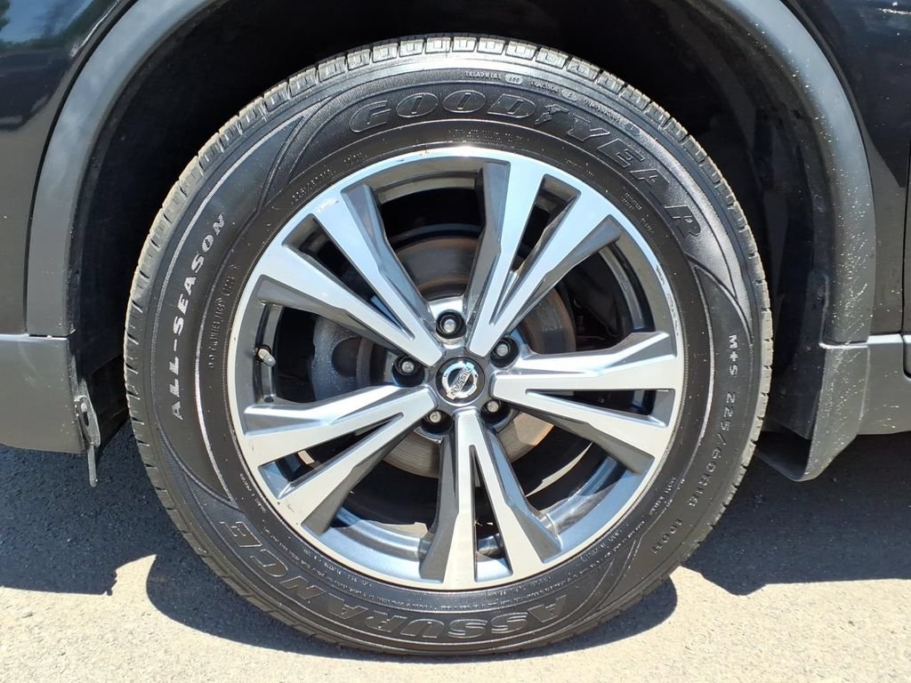 Used 2019 Nissan Rogue SV w/ Premium Package AWD/4WD image 11
