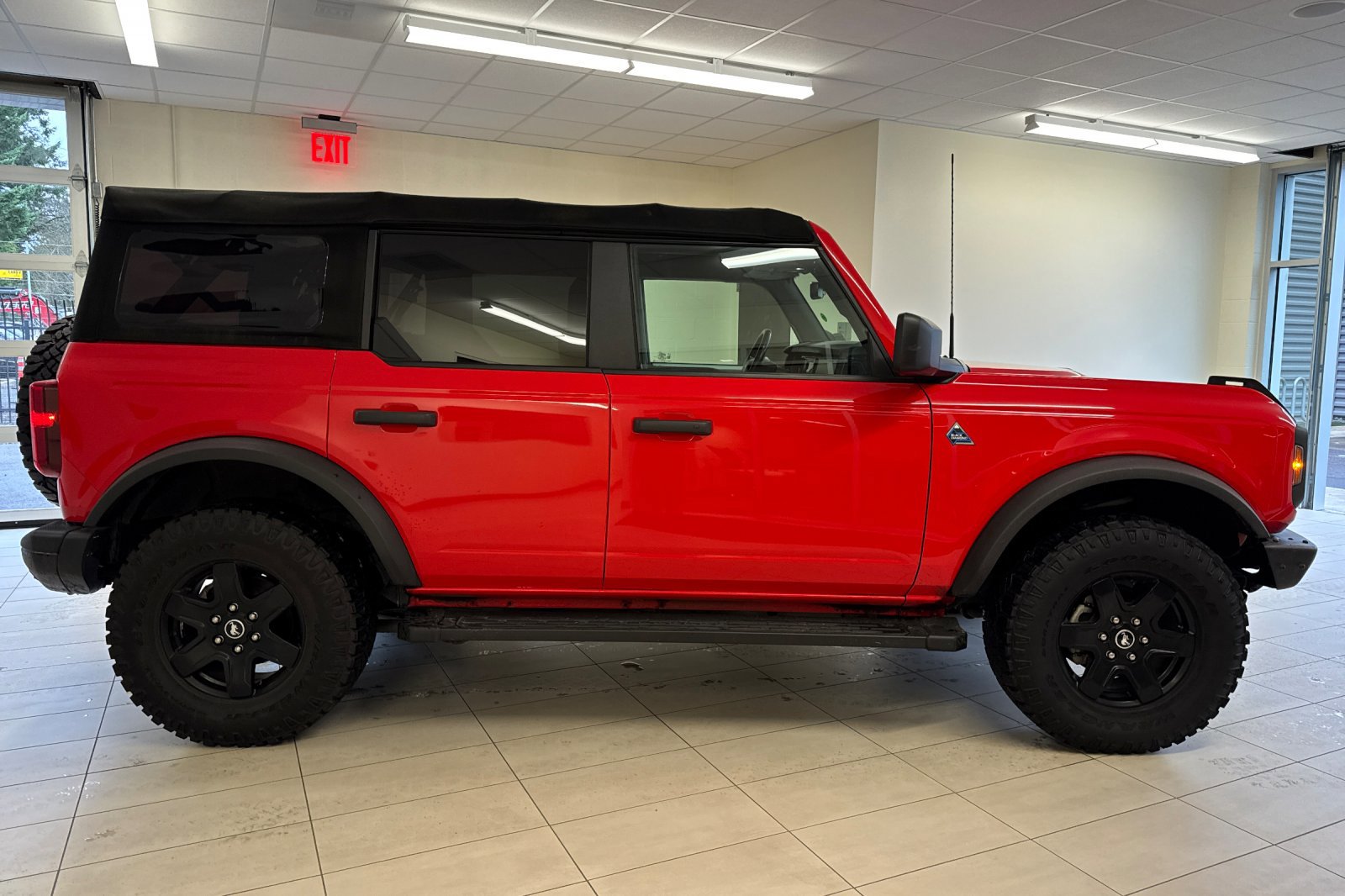 Certified 2021 Ford Bronco Black Diamond image 3