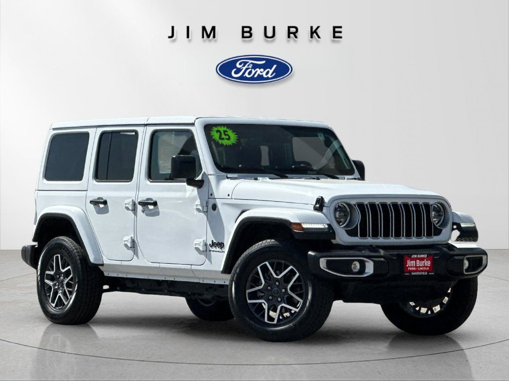 Used 2025 Jeep Wrangler Unlimited Sahara AWD/4WD image 7