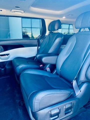 Used 2023 Kia Carnival SX Prestige FWD image 11