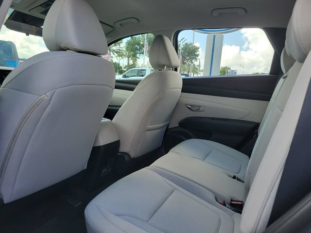 Used 2025 Hyundai Tucson SE FWD image 11