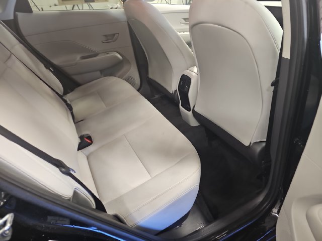 Used 2025 Hyundai Kona SEL FWD image 11