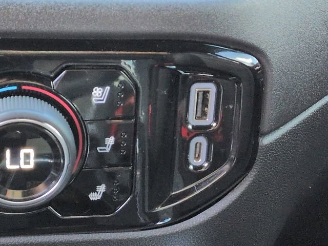 Used 2023 Chevrolet Silverado 1500 High Country image 29