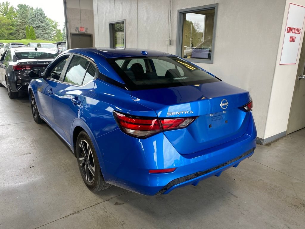 Used 2024 Nissan Sentra SV FWD image 3