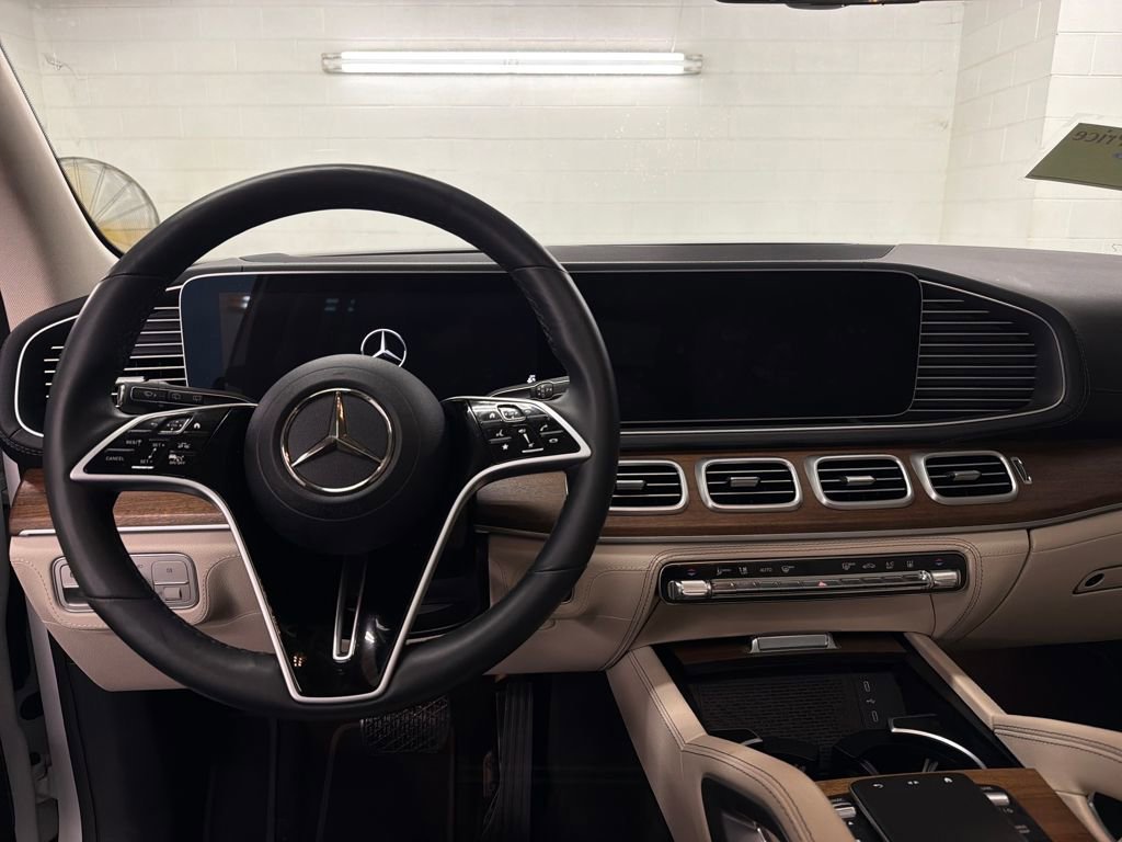 Used 2025 Mercedes-Benz GLE 450e 4MATIC image 12