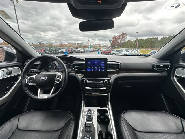 Certified 2023 Ford Explorer Limited w/ Equipment Group 301A image 16