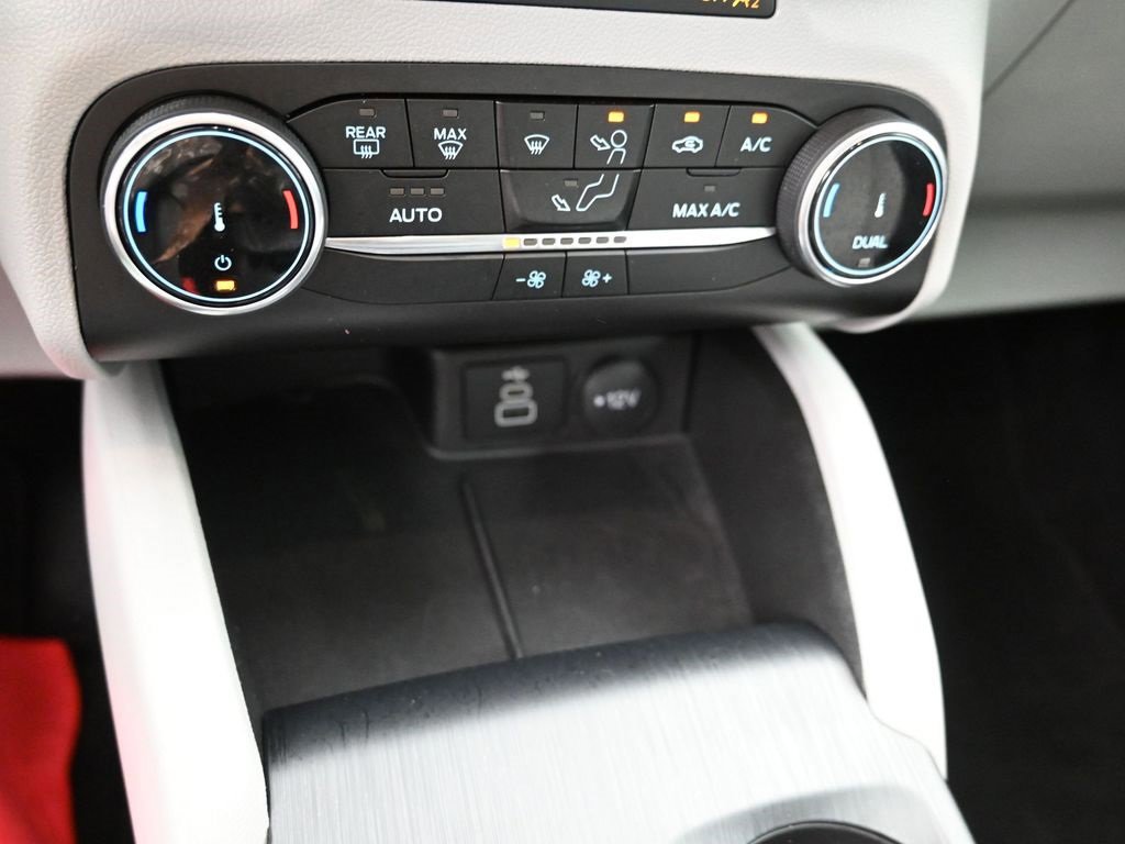 Certified 2025 Ford Escape Active image 31