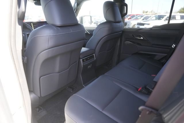 Used 2025 Lexus GX 550 w/ Cold Area Package image 12