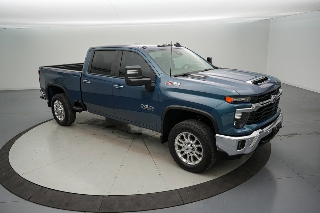 Used 2025 Chevrolet Silverado 2500 LT w/ Texas Edition image 2