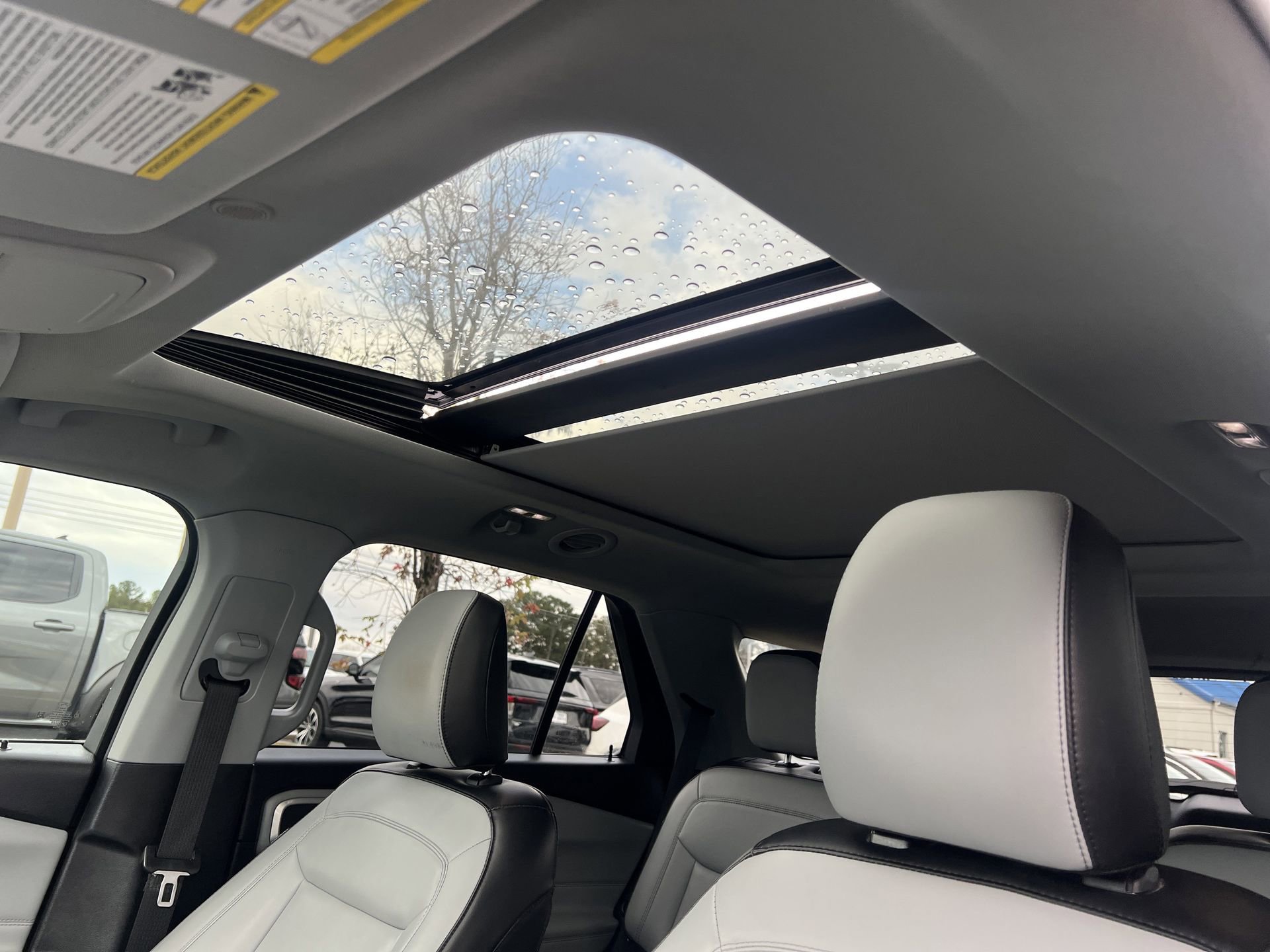 Certified 2021 Ford Explorer XLT w/ Equipment Group 202A image 18