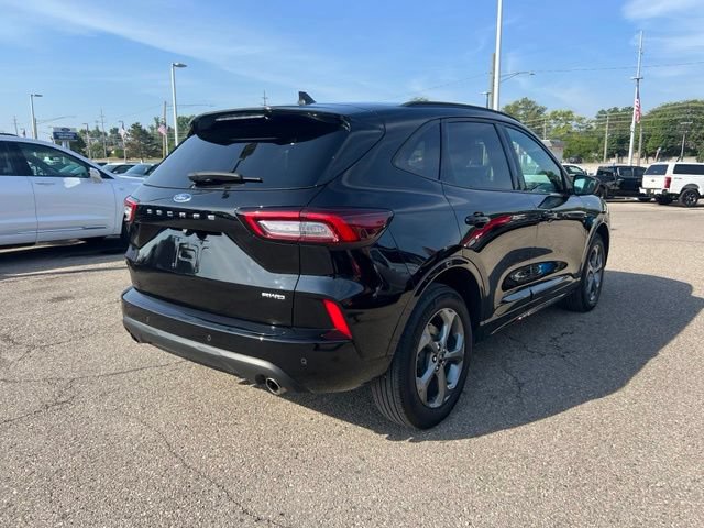Certified 2024 Ford Escape ST-Line w/ Tech Pack #1 AWD/4WD image 3