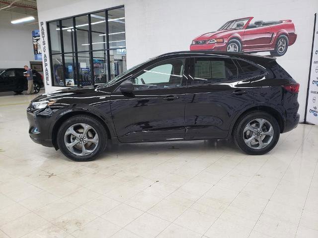 Certified 2023 Ford Escape ST-Line w/ Tech Pack #1 AWD/4WD image 2