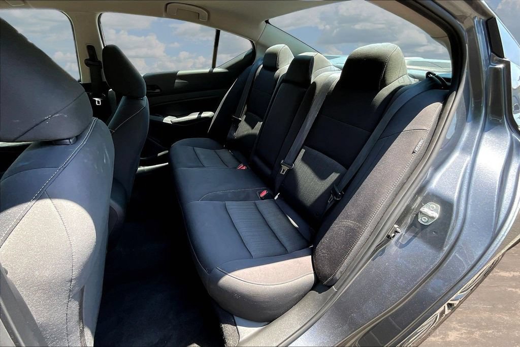 Used 2024 Nissan Altima 2.5 SV FWD image 24