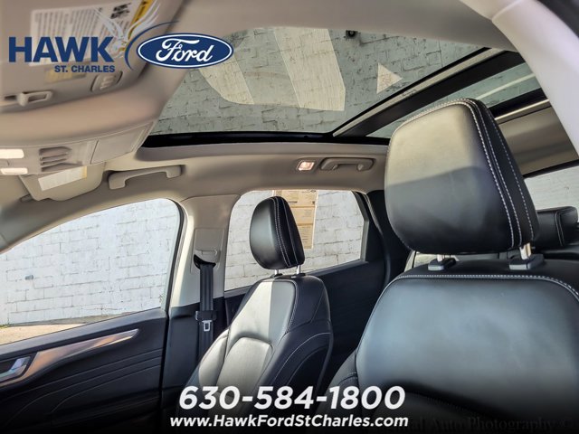 Certified 2021 Ford Escape Titanium w/ Class II Trailer Tow Package AWD/4WD image 9