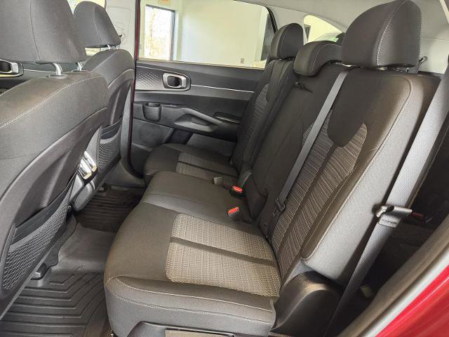 Used 2022 Kia Sorento LX image 26