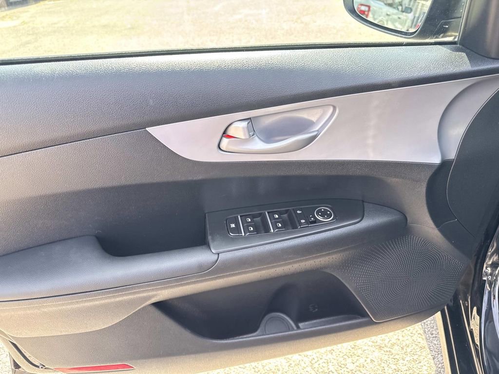 Used 2024 Kia Forte LXS image 18