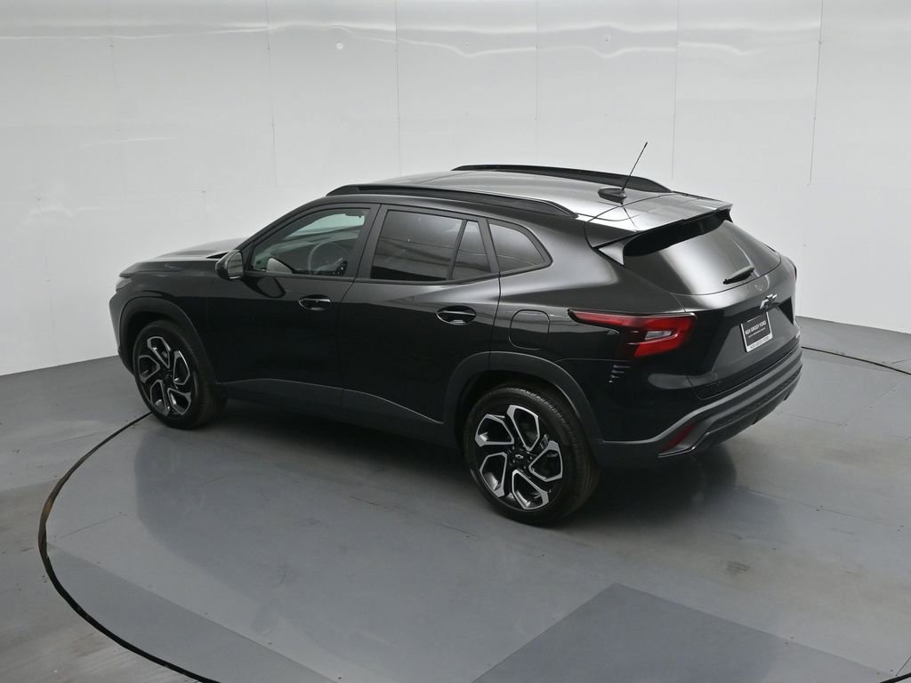 Used 2024 Chevrolet Trax RS w/ Sunroof Package FWD image 38