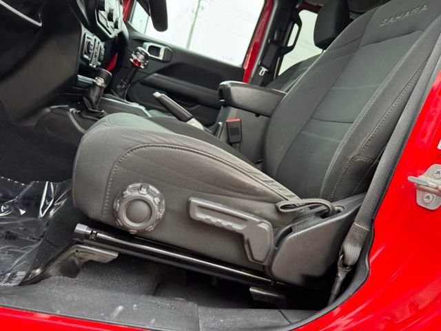 Used 2018 Jeep Wrangler Unlimited Sahara w/ Cold Weather Group image 12