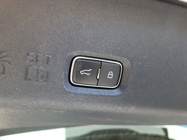 Certified 2025 Ford Expedition Active AWD/4WD image 16